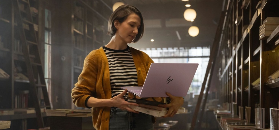 HP OmniBook 7 14 Laptop